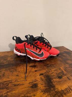 Nike Alpha Menace 4 Shark NRG Picante Red Black GS Youth Football Cleats FQ4018-